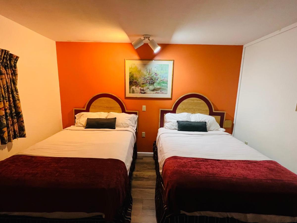 Colonel Williams Resort&Suites Lake George Esterno foto