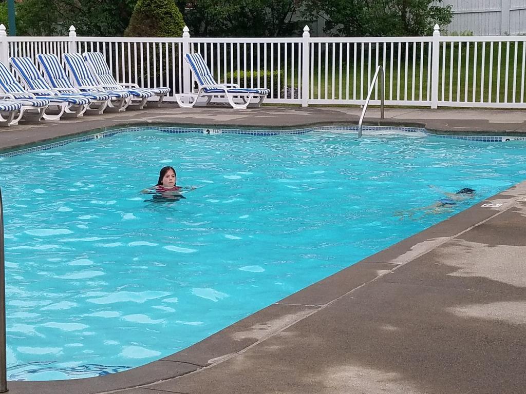 Colonel Williams Resort&Suites Lake George Esterno foto